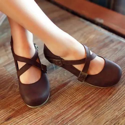 Female Round Toe Summer Flats With Buckle Strap