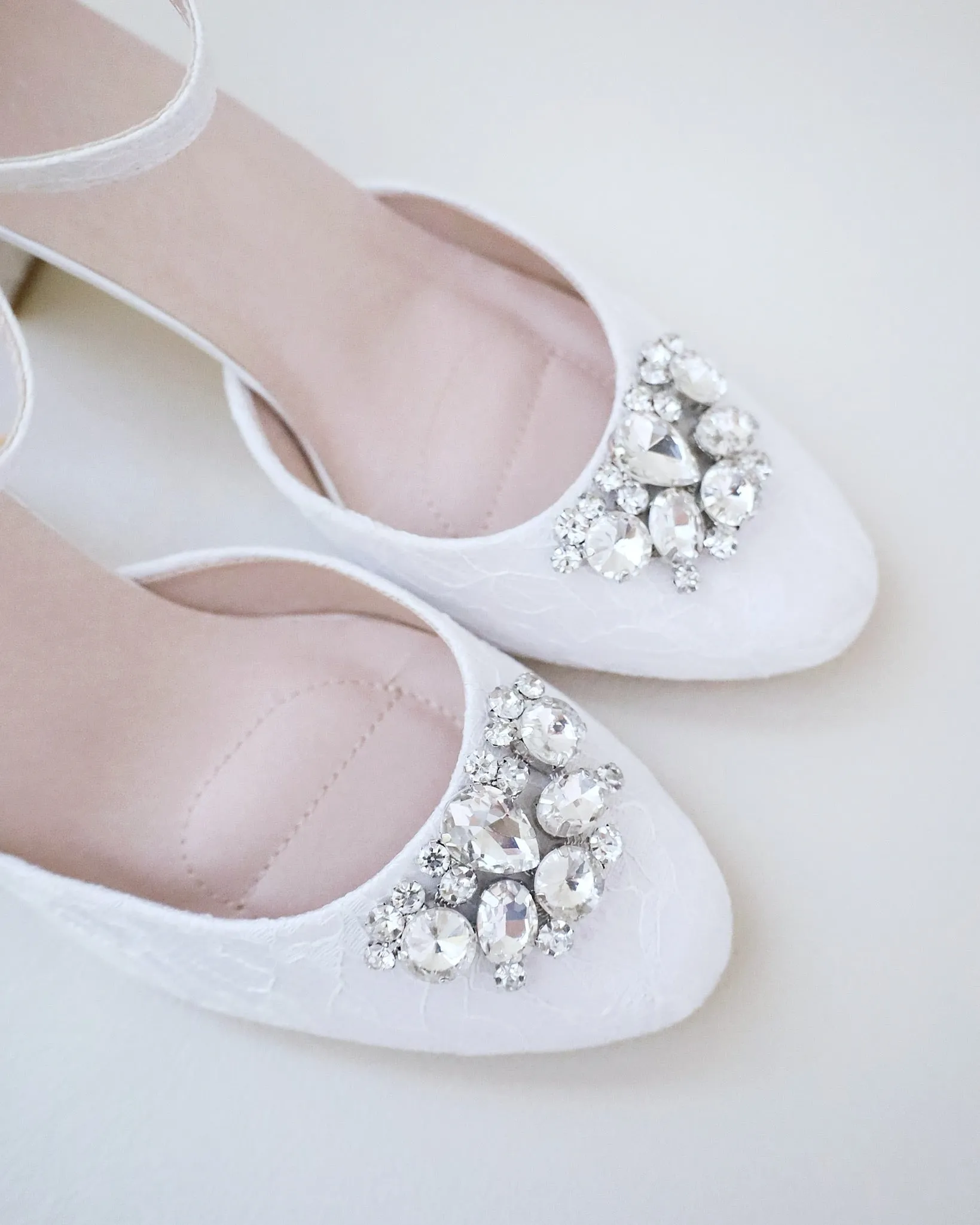 JOSKAA 2024 New Fashion High Heel Lace Block Heel with Dewdrop Brooch