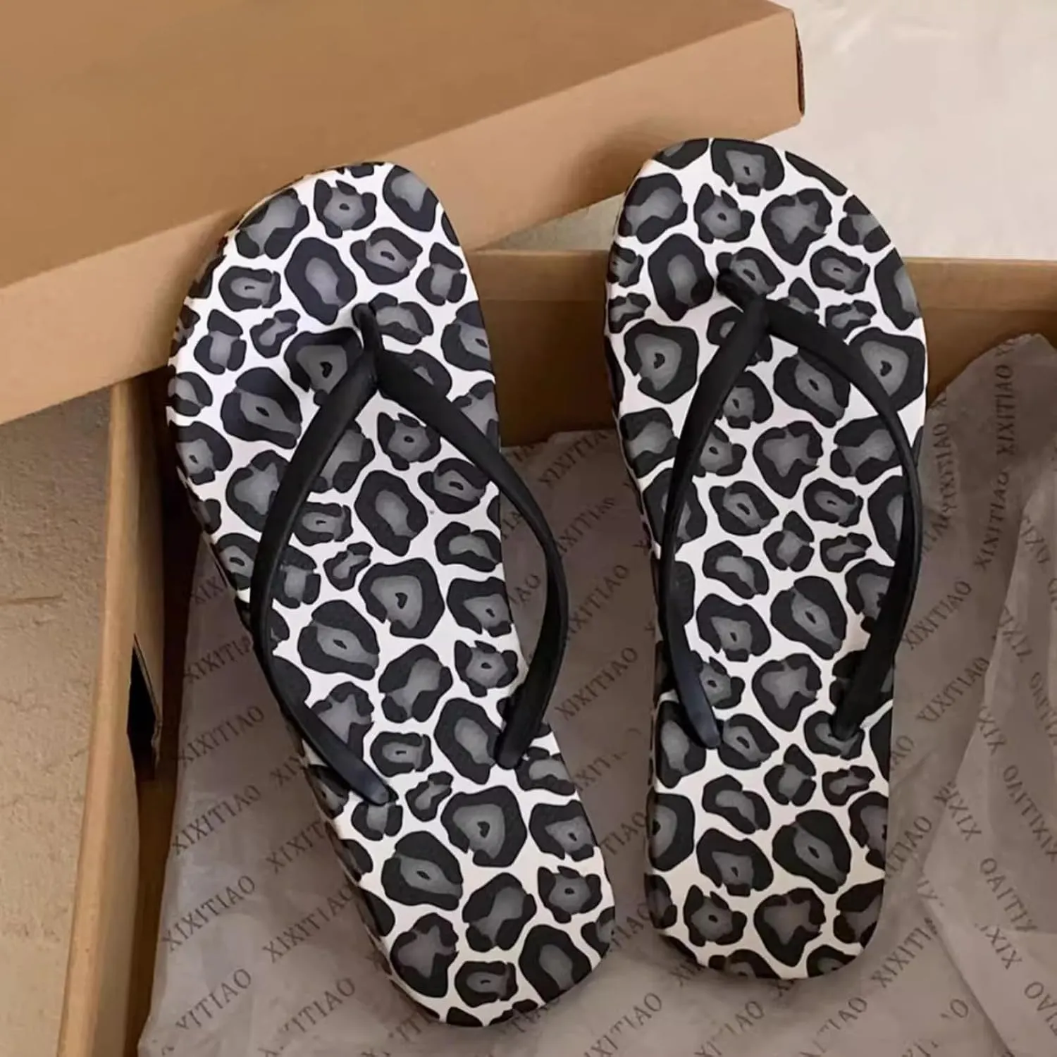 Leopard Print Flip Flops, Summer Beach Fashion Sandals for Women, Stylish Outdoor Thong Sandals