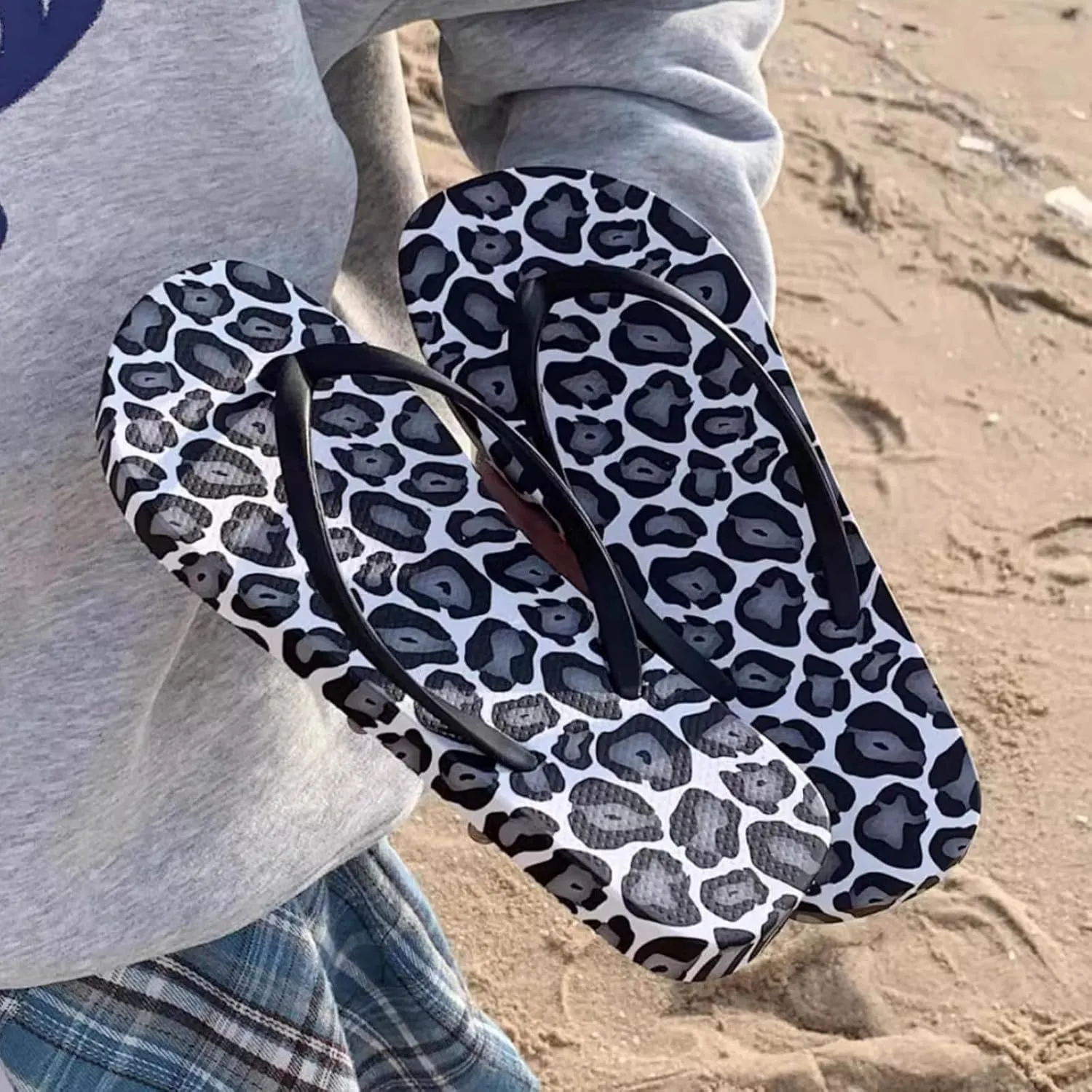 Leopard Print Flip Flops, Summer Beach Fashion Sandals for Women, Stylish Outdoor Thong Sandals