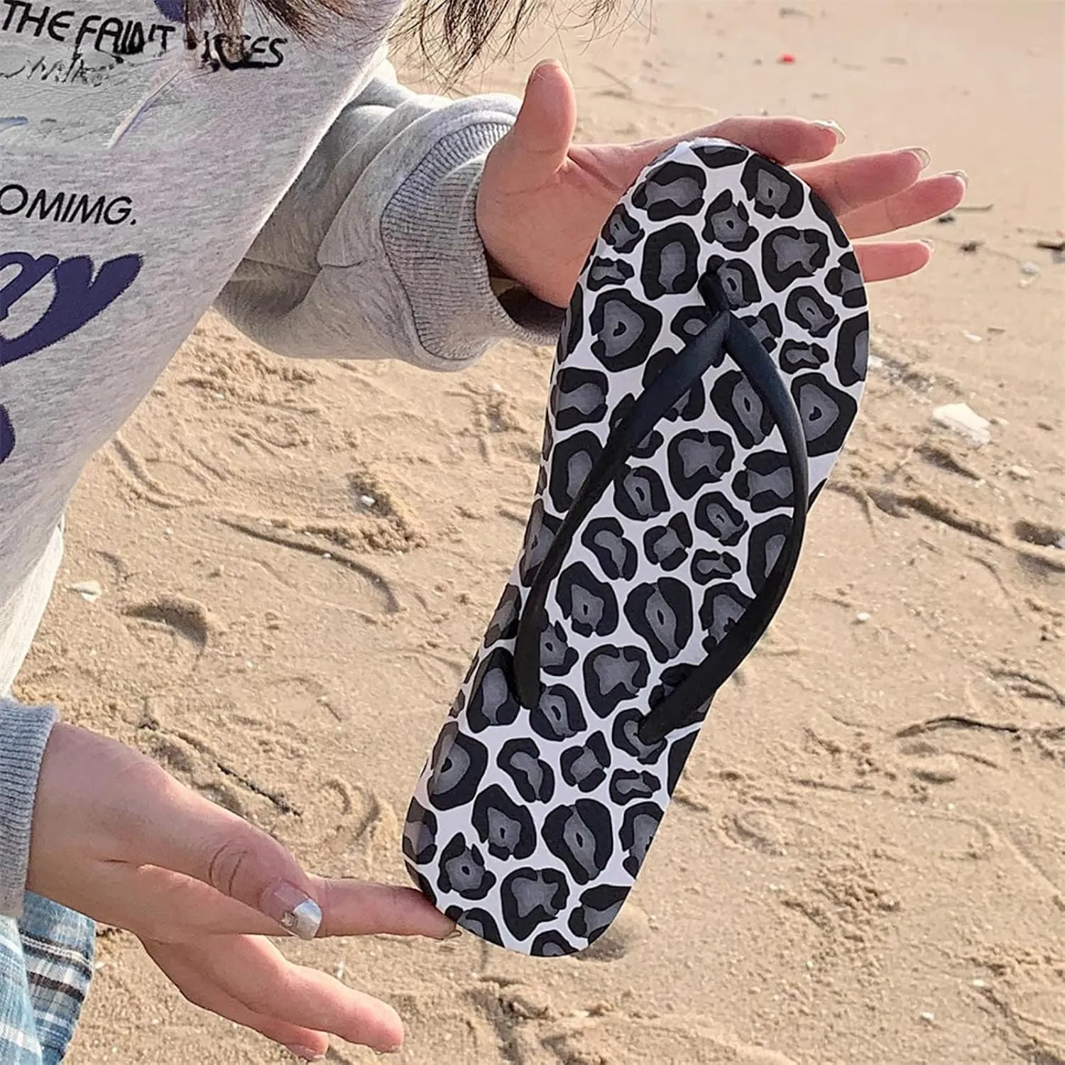 Leopard Print Flip Flops, Summer Beach Fashion Sandals for Women, Stylish Outdoor Thong Sandals