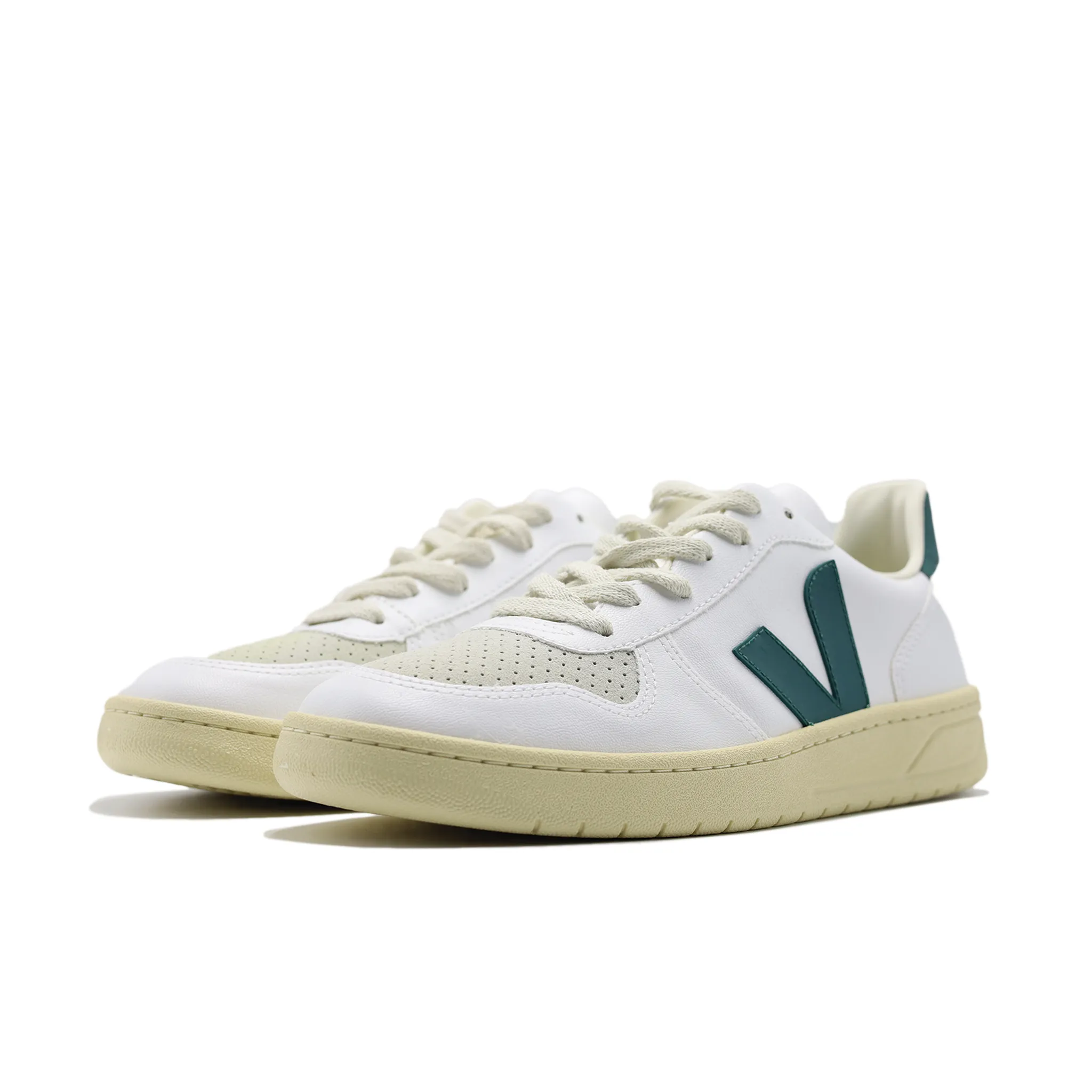VEJA V-10 CWL WHITE BRITTANY (MENS)